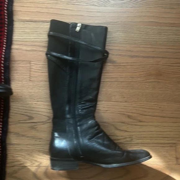 Boots - Picture 4 of 8